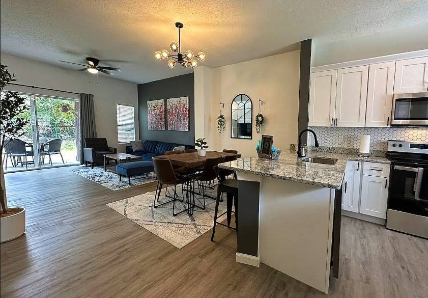 1051LivingNew